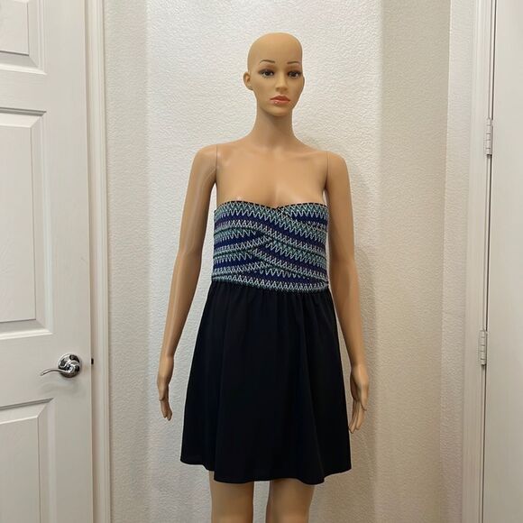 Tobi Strapless Dress Size Medium Elastic Stretch Bust Zipper Back 💯% Polyester - Picture 1 of 9